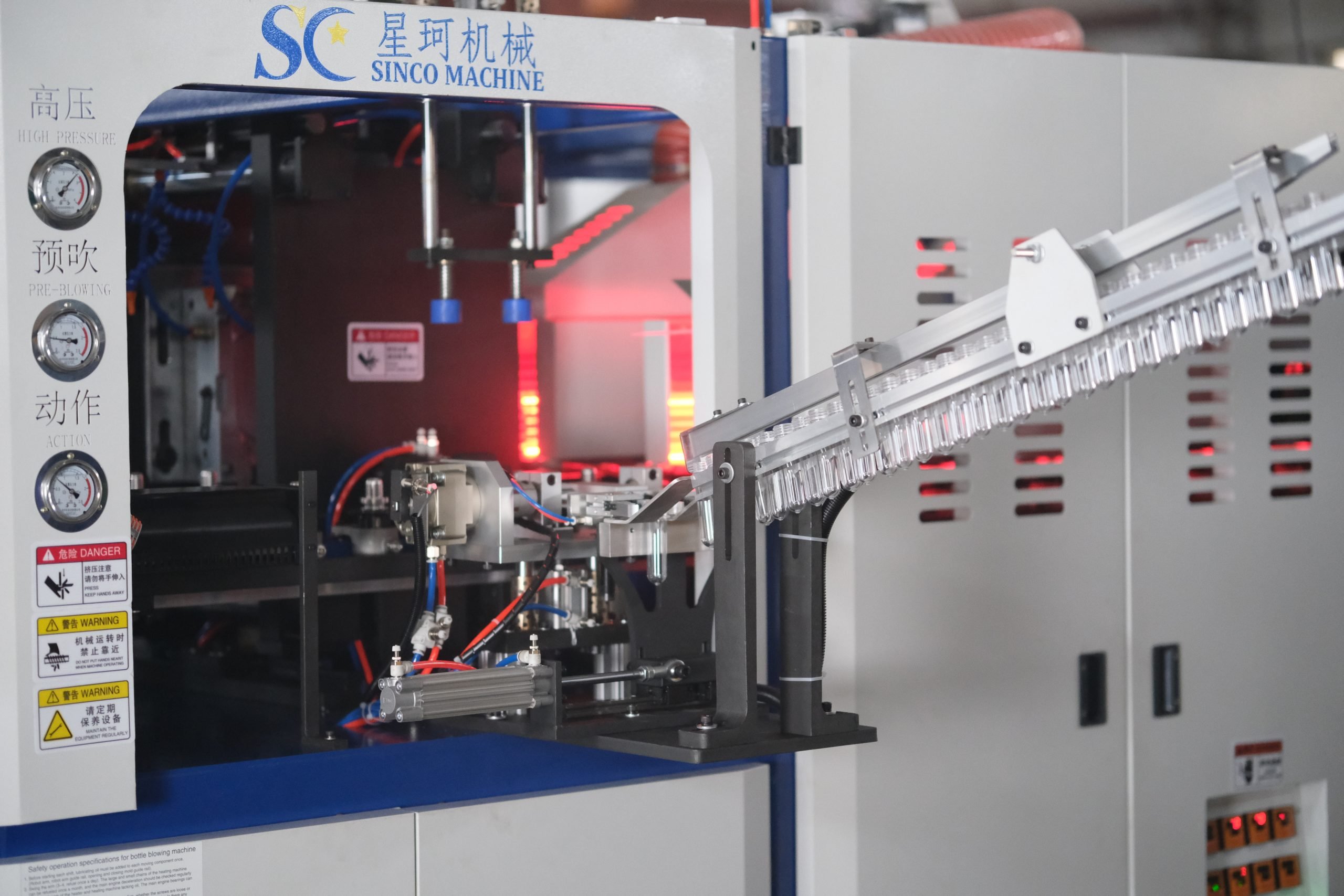 Automatic bottle blow molding production line